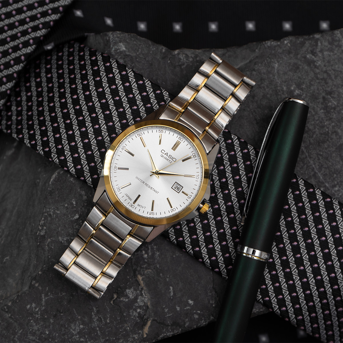 ساعت عقربه ای نقره ای طلایی صفحه سفید Casio مدل Edmon